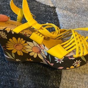 Summer sandals size 7.5.